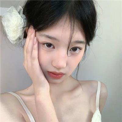 跪毯旁的眼泪
