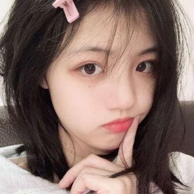女大学生